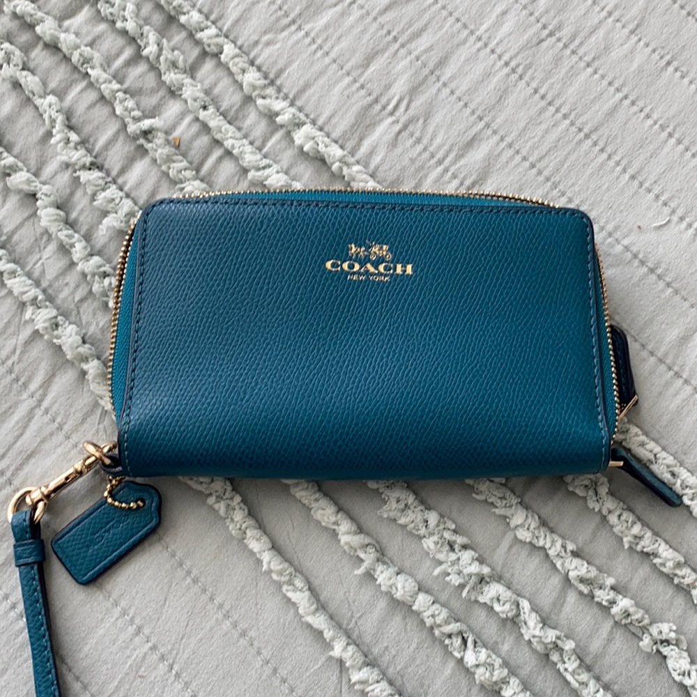 Coach wristlet wallet